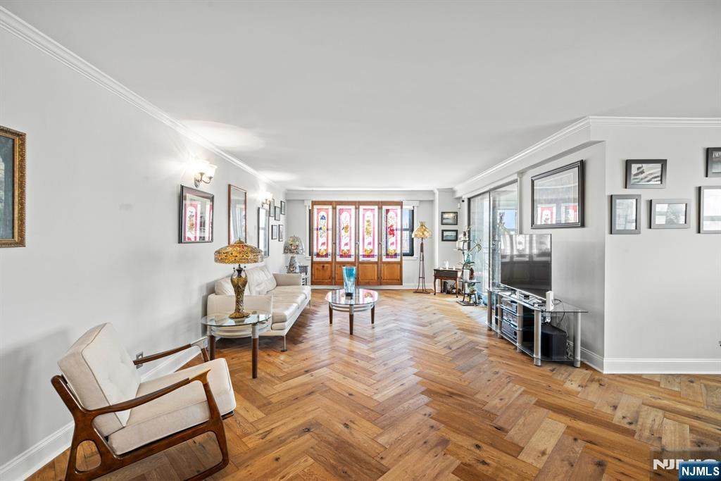 7855 Boulevard E - Photo 1