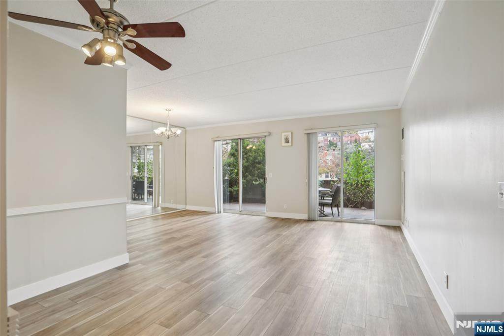 1077 River - Photo 1