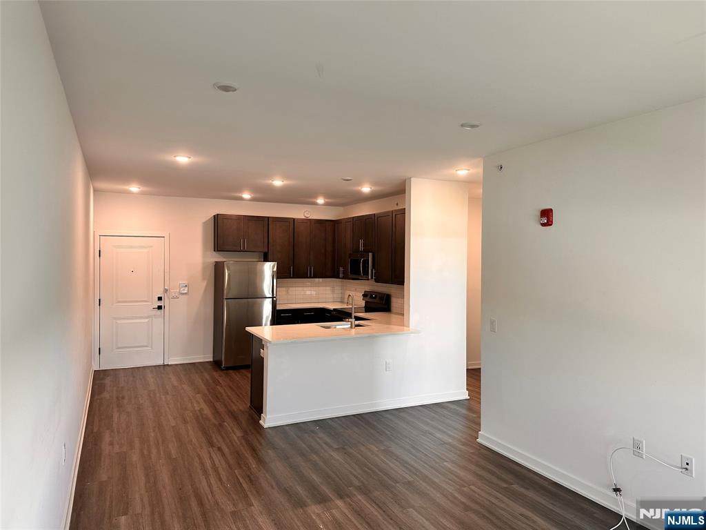 480 Paterson - Photo 1