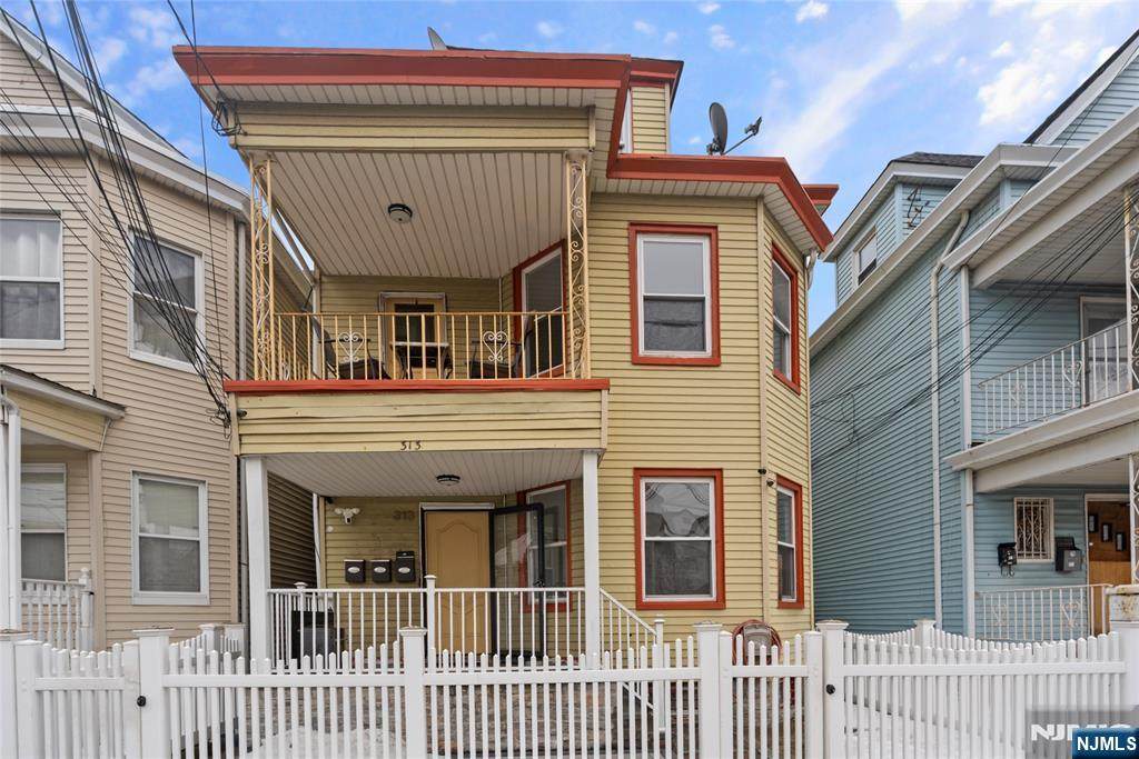 315 18th - Photo 1