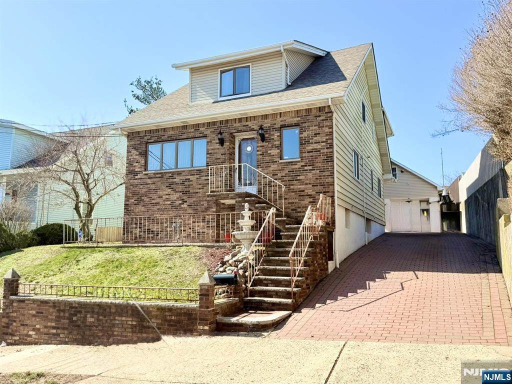 47 Harding - Photo 1