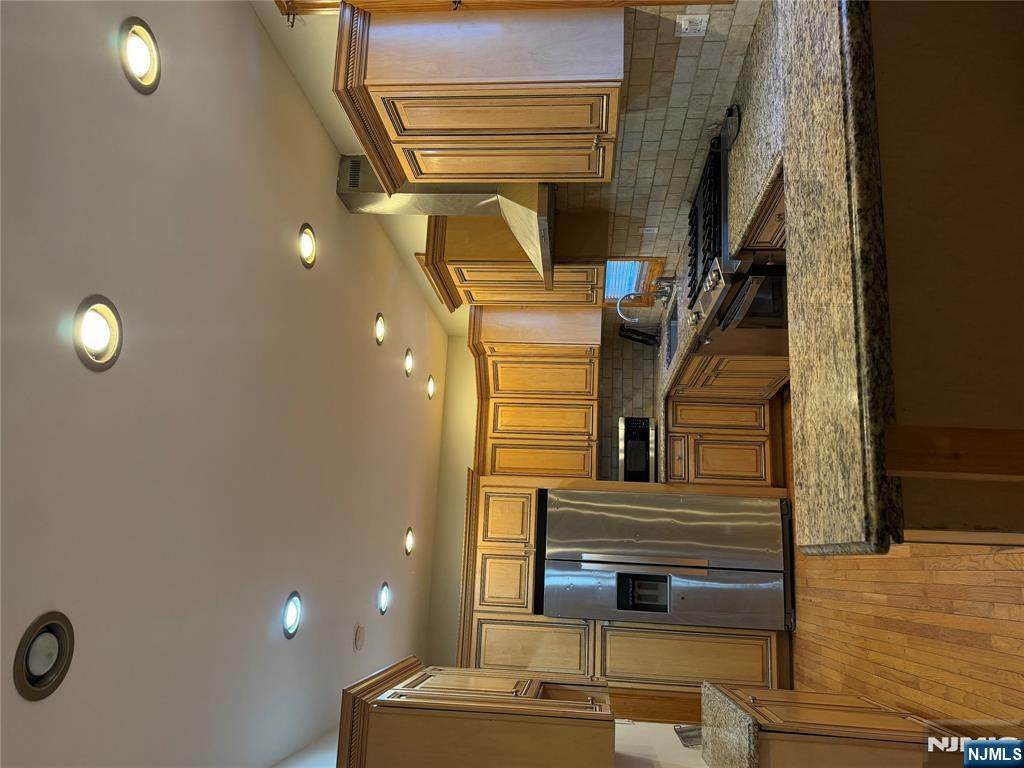 70 Charles - Photo 1