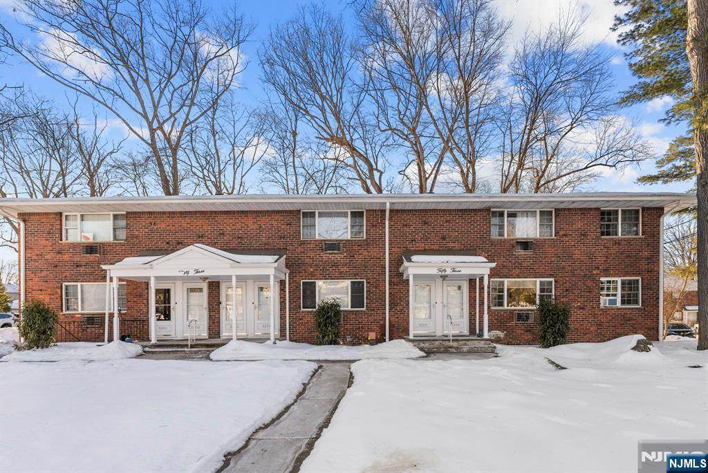 5306 Christopher Street - Photo 1