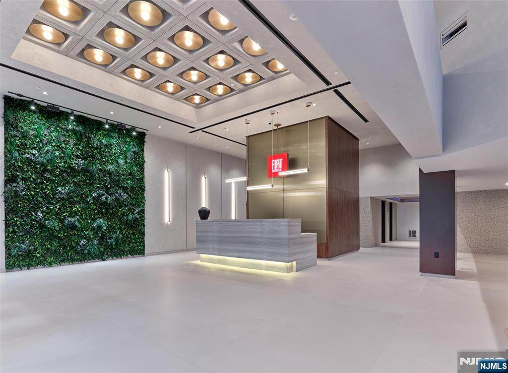 2100 Central - Photo 1