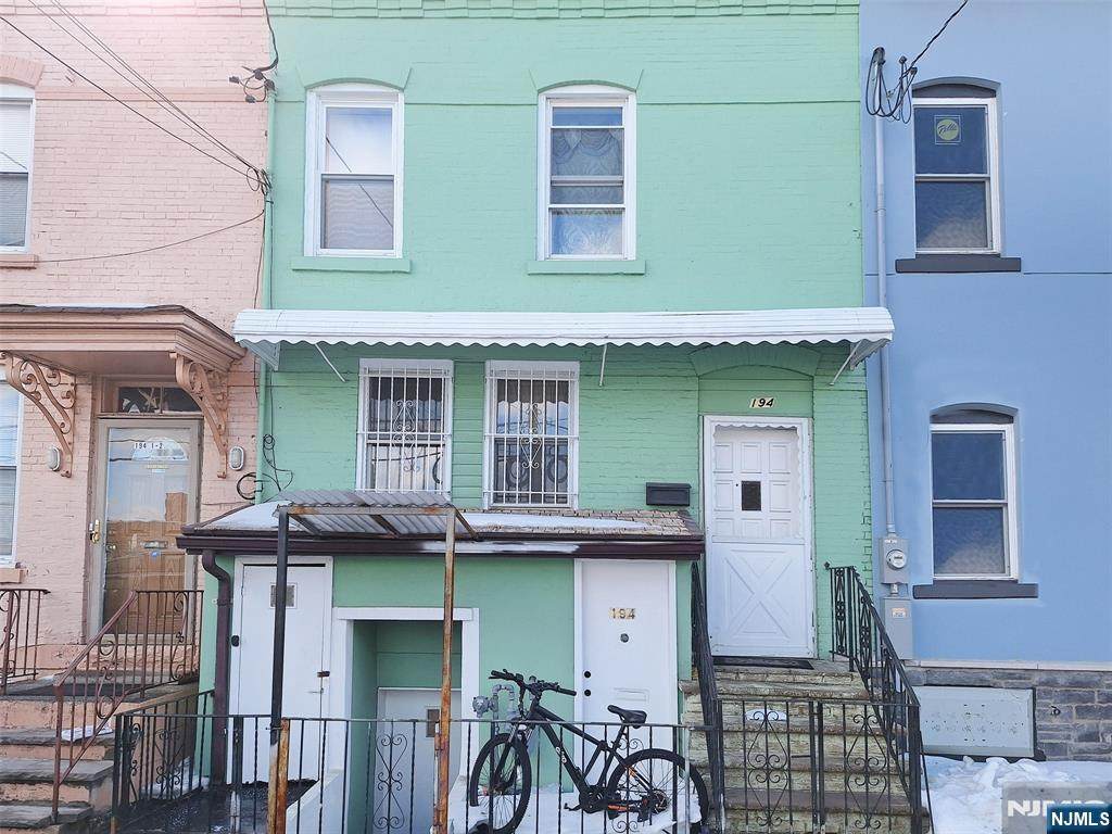 194 Astor Street - Photo 1
