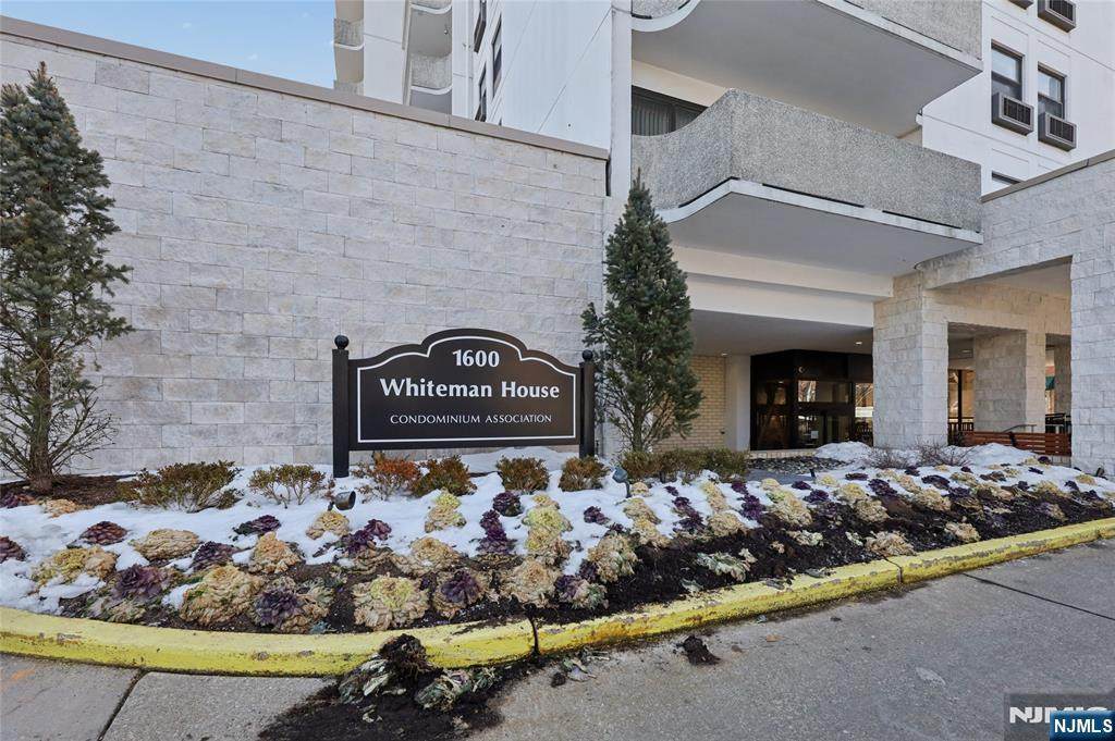 1600 Center - Photo 1