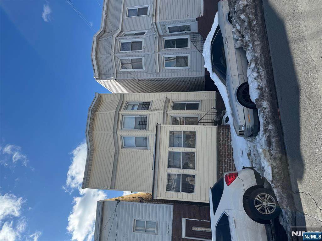 121 Carteret - Photo 1