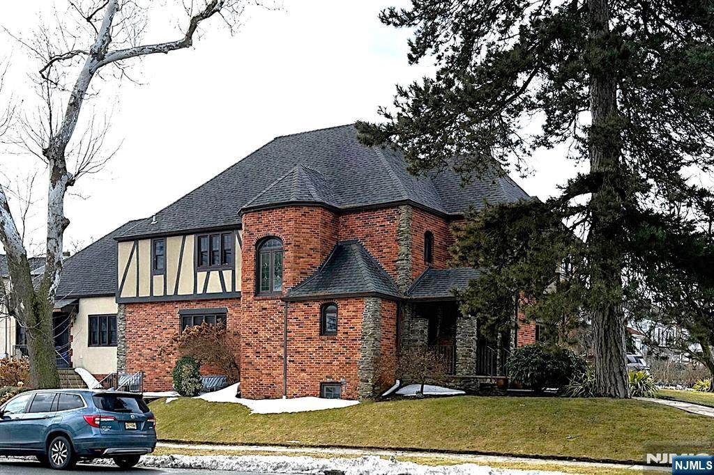 632 Belgrove Drive - Photo 1