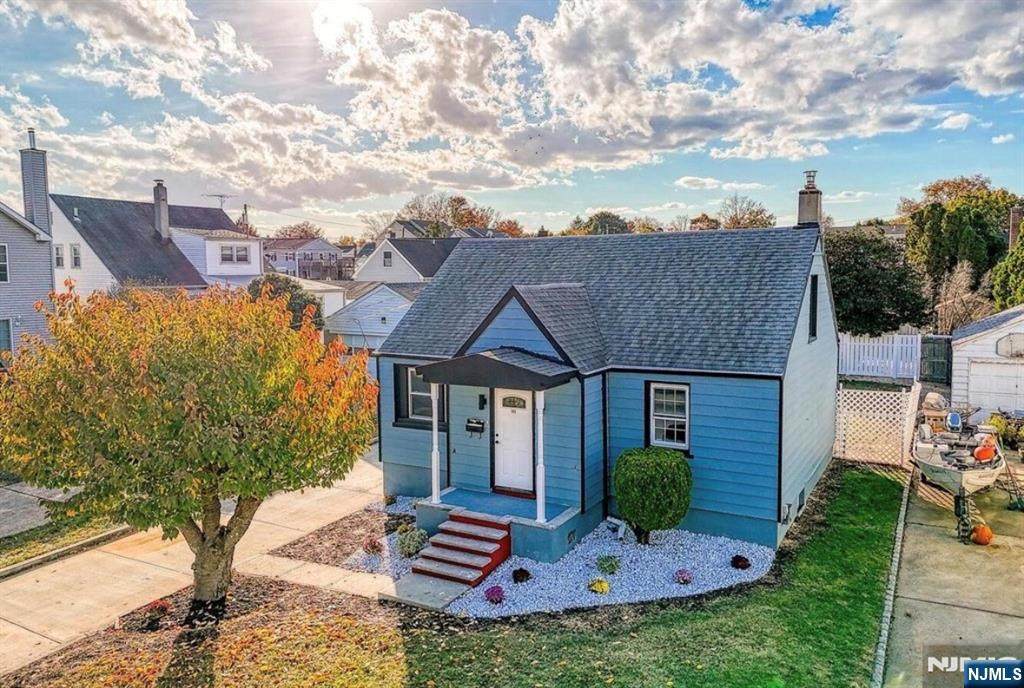 685 Edgewood Place - Photo 1