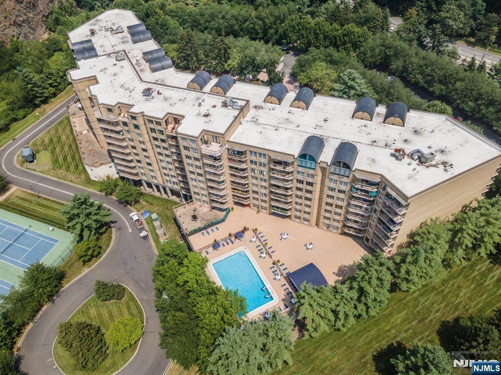 https://bt-photos.global.ssl.fastly.net/njmls/orig_boomver_1_26005729-1.jpg
