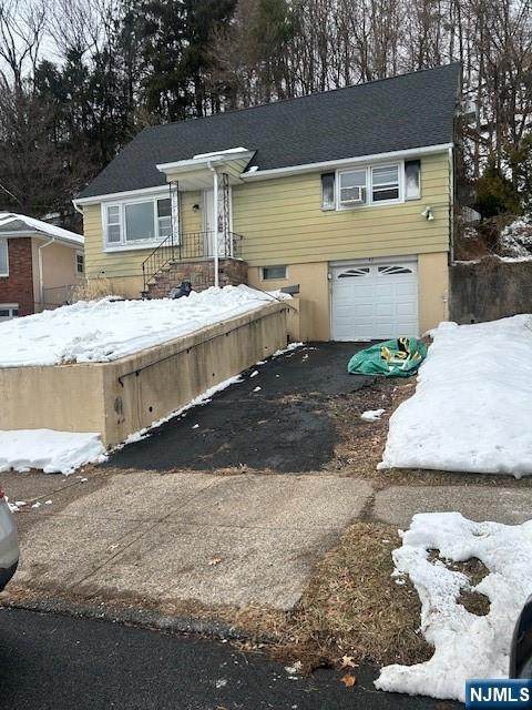 43 Dewey Avenue - Photo 1