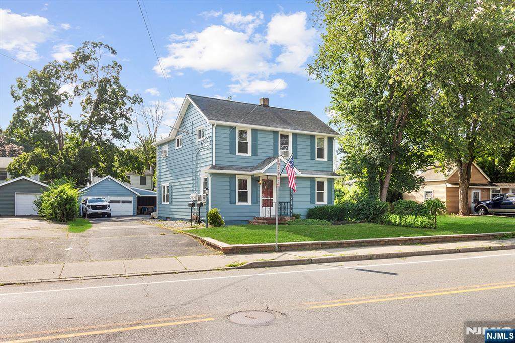 923 Ringwood - Photo 1