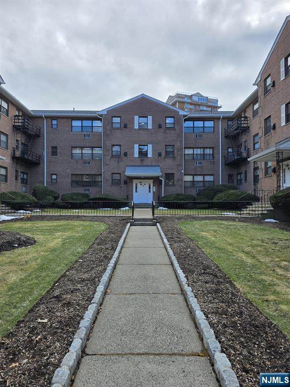 218 Prospect - Photo 1