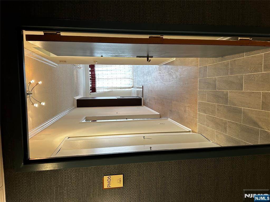 1077 River - Photo 1