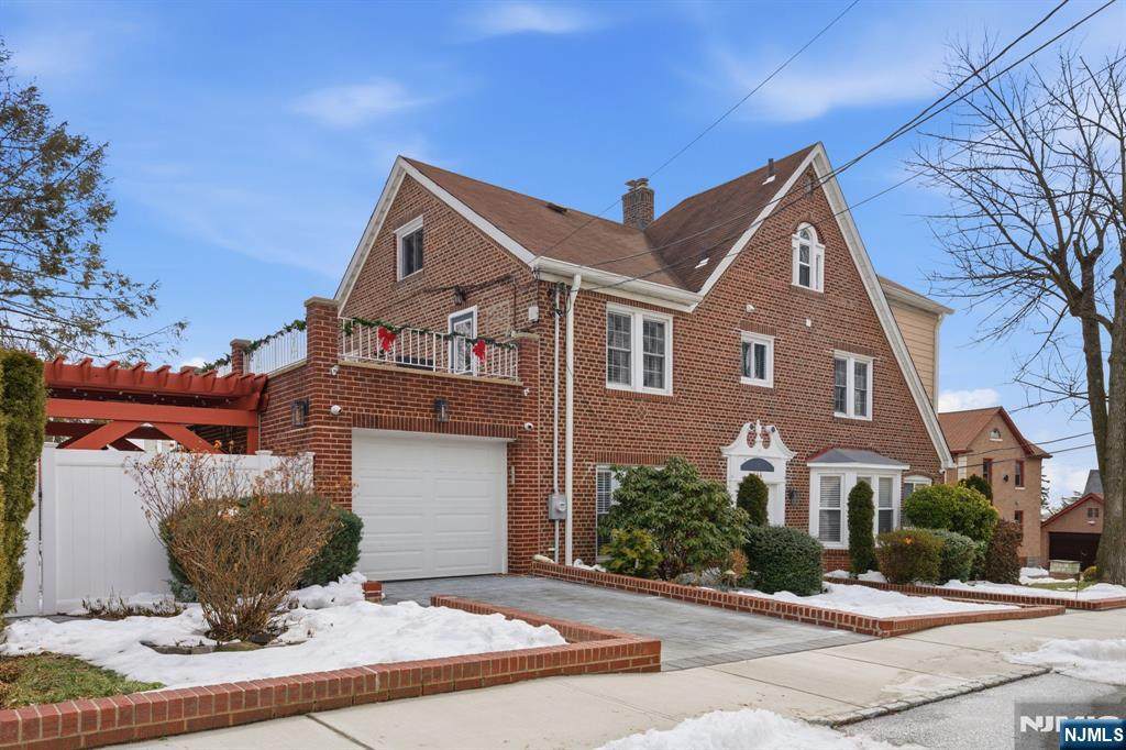 444 Oncrest Terrace - Photo 1