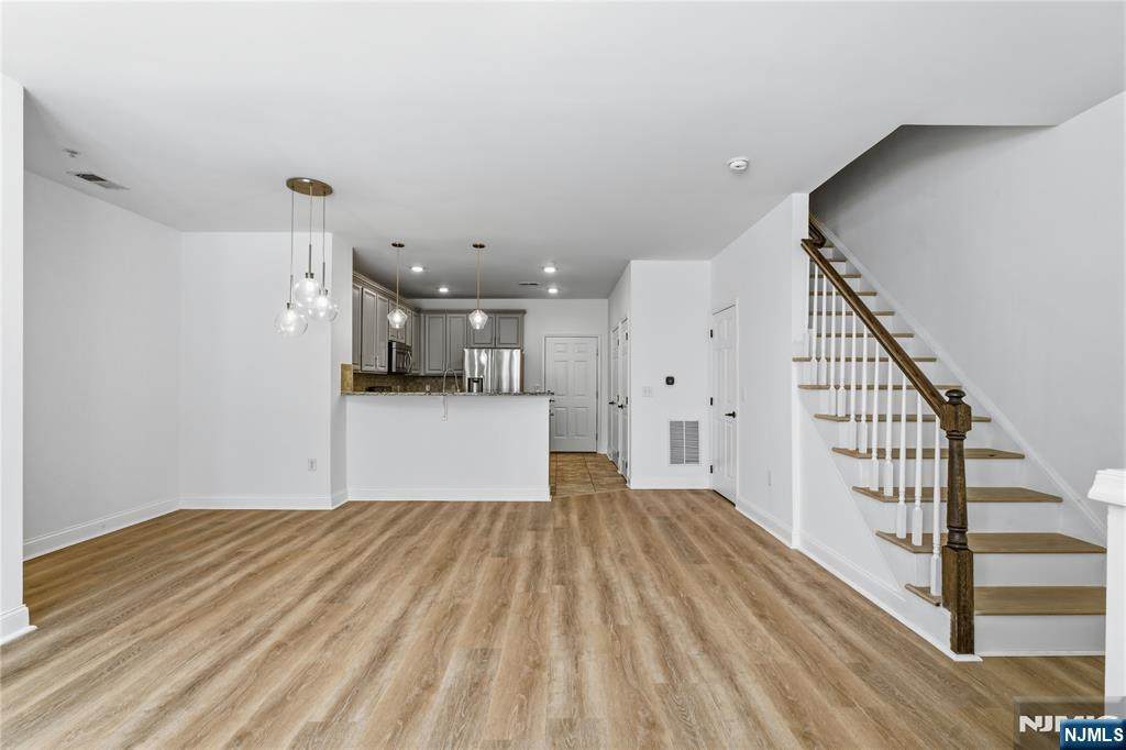 25 Veterans - Photo 1