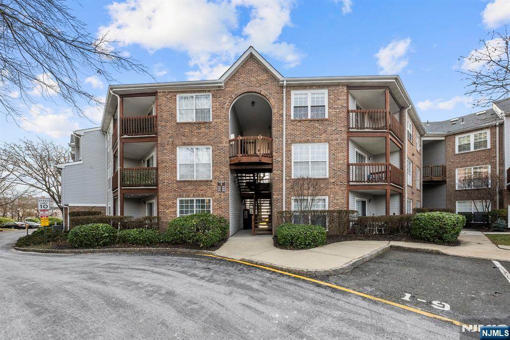 152 Lynette - Photo 1