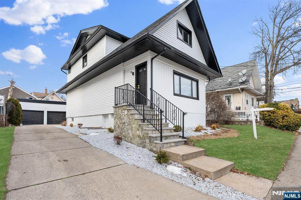 290 Queen Anne Road - Photo 1