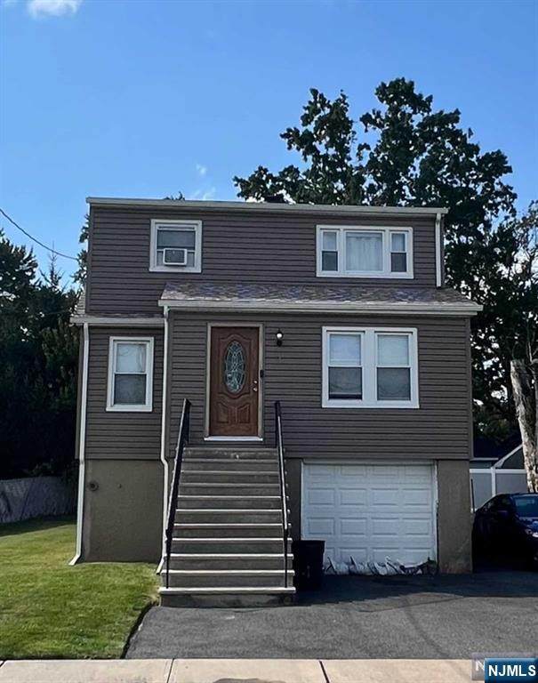 61 Christina - Photo 1