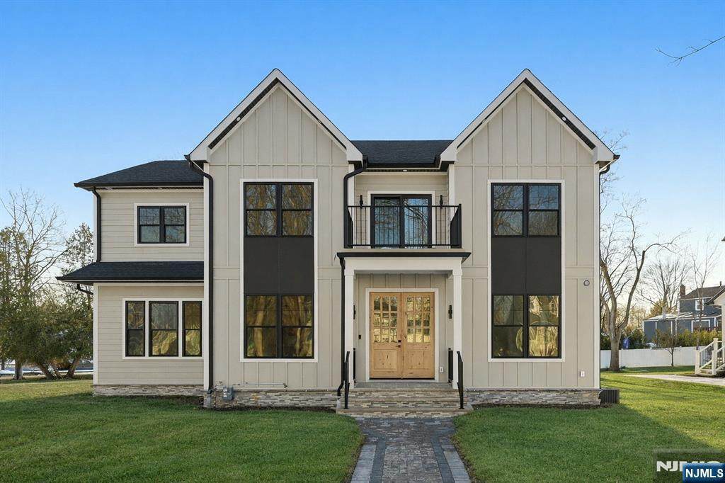 1 Breton Place - Photo 1