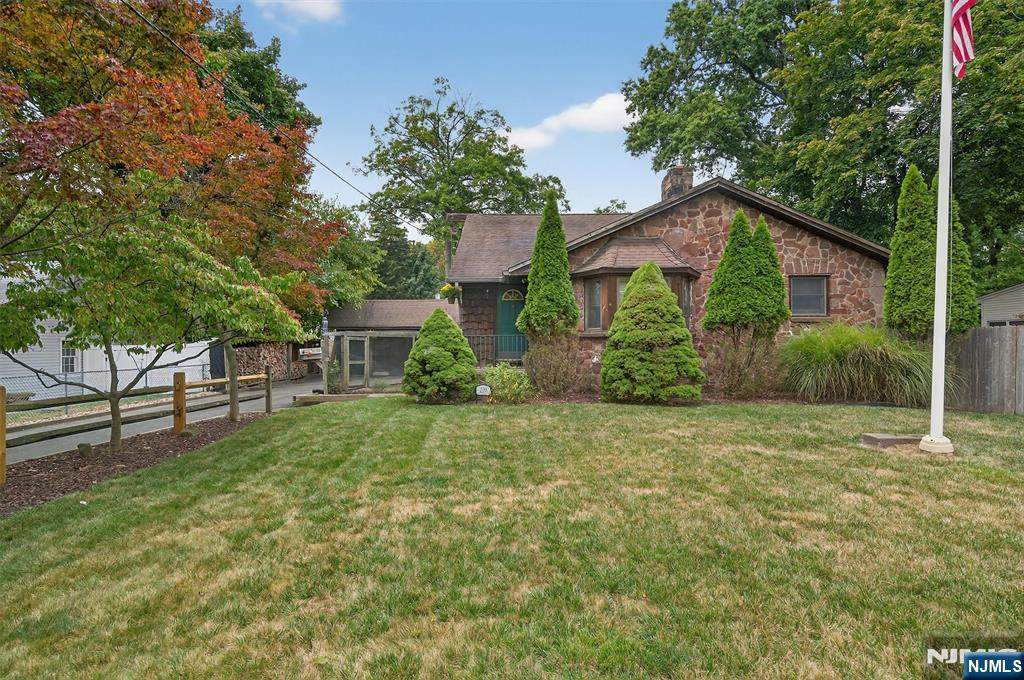 229 Rockland Avenue - Photo 1