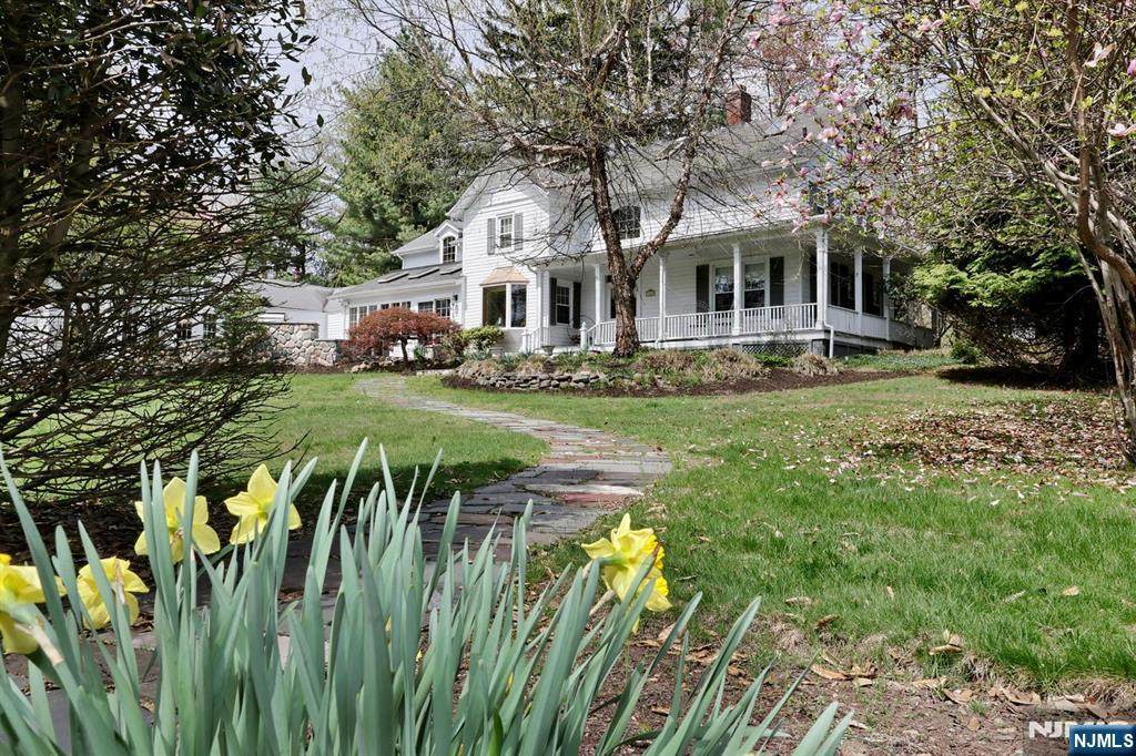20 Spring Valley Road - Photo 1