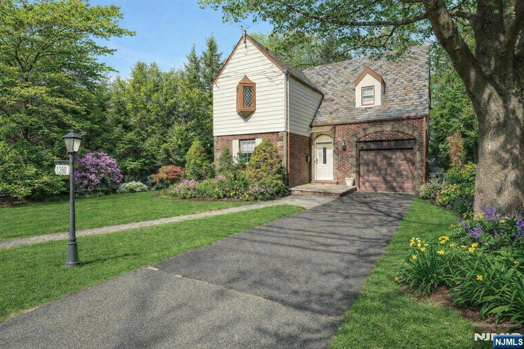 1280 Sussex Road - Photo 1