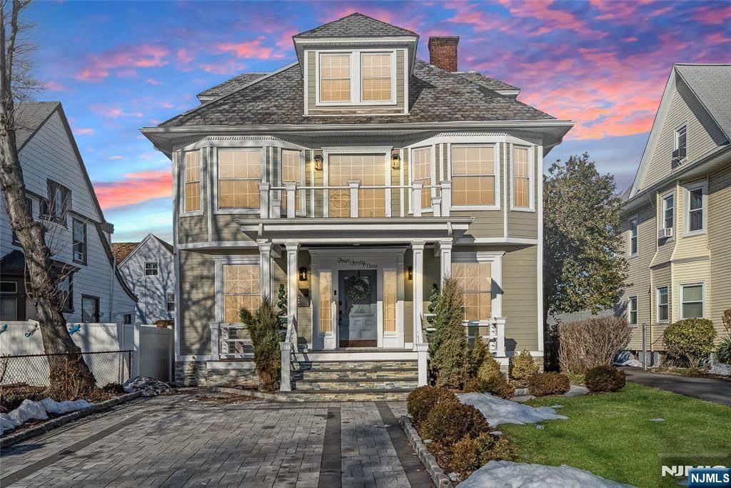 449 Park Avenue - Photo 1
