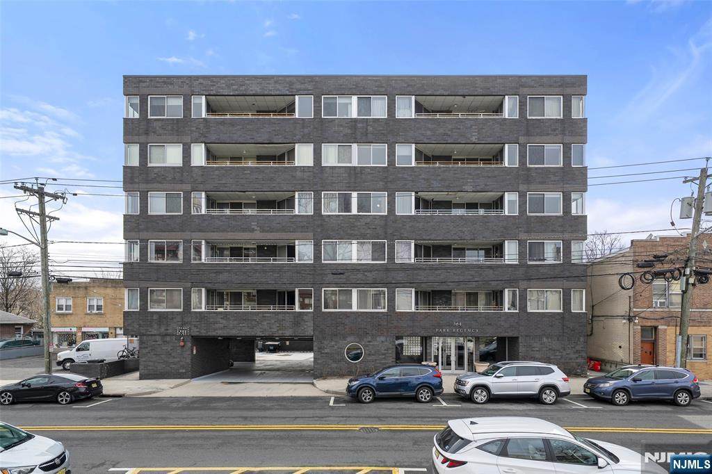 364 Palisade Avenue - Photo 1