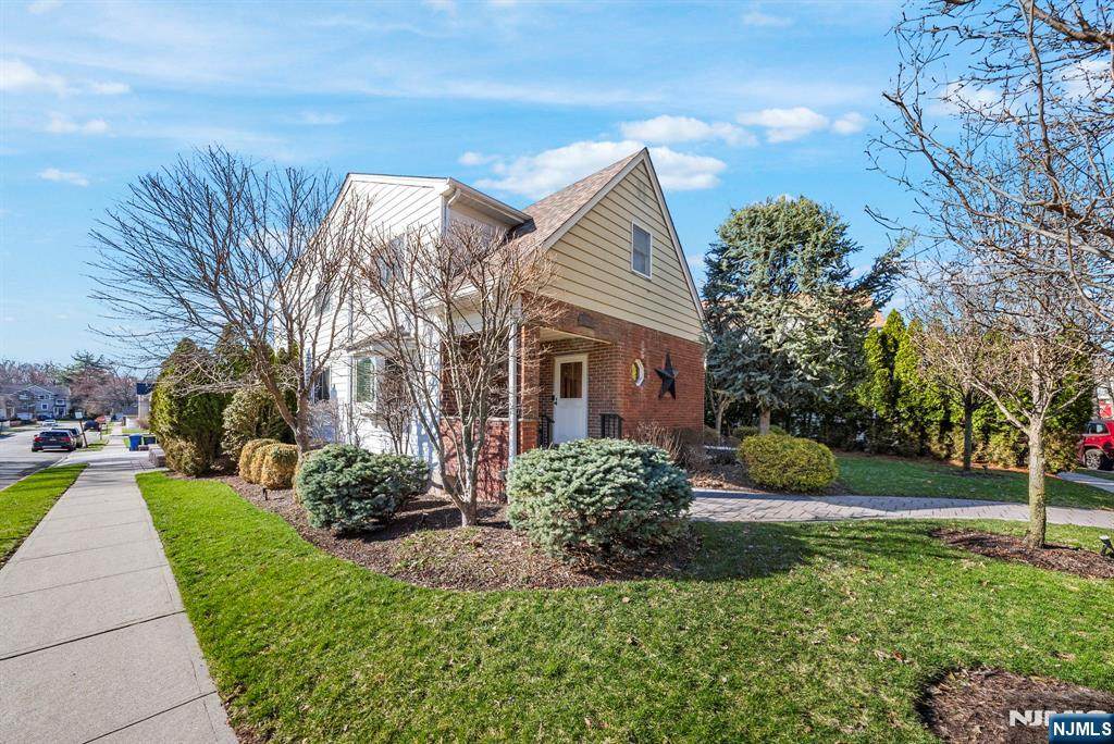 24 Maple Avenue - Photo 1
