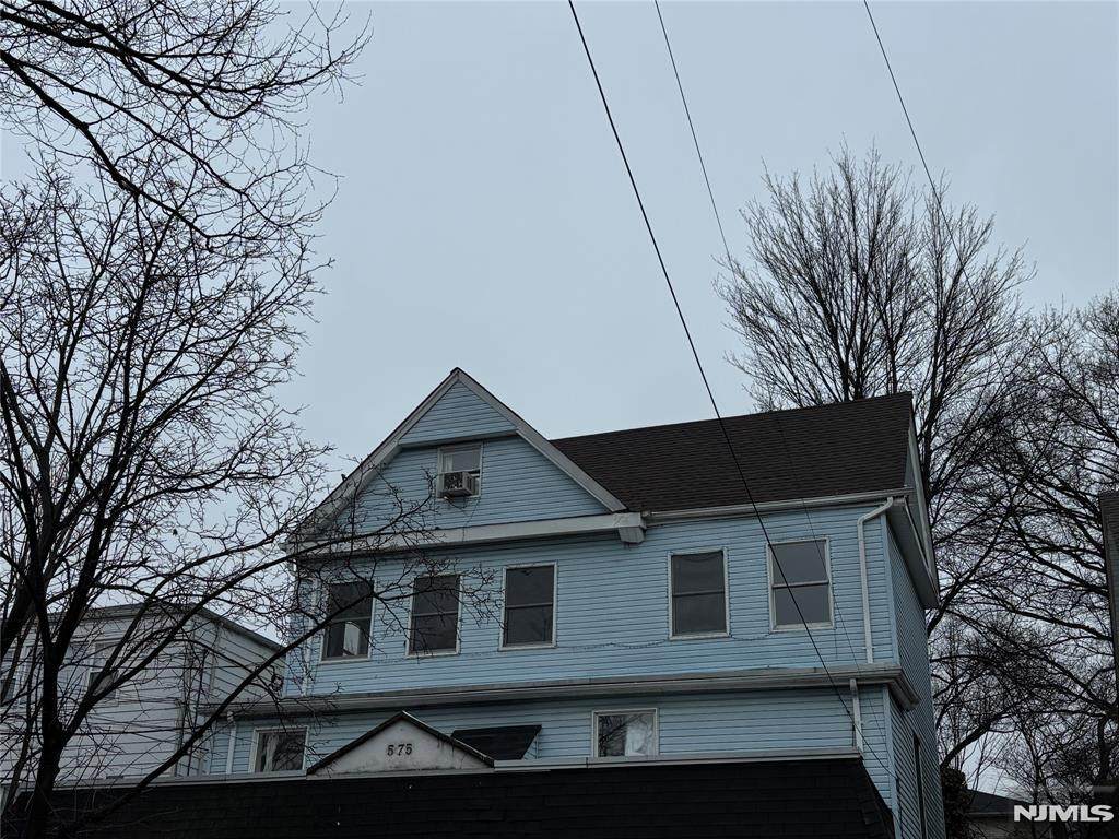 575 Elm - Photo 1