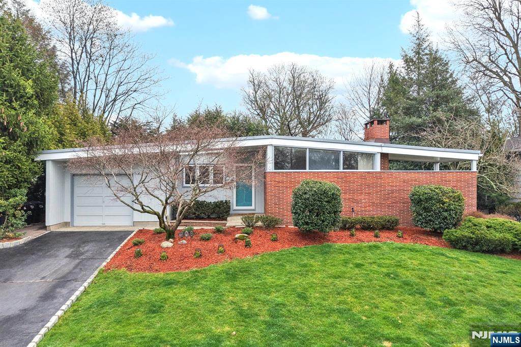 208 Prospect Avenue - Photo 1