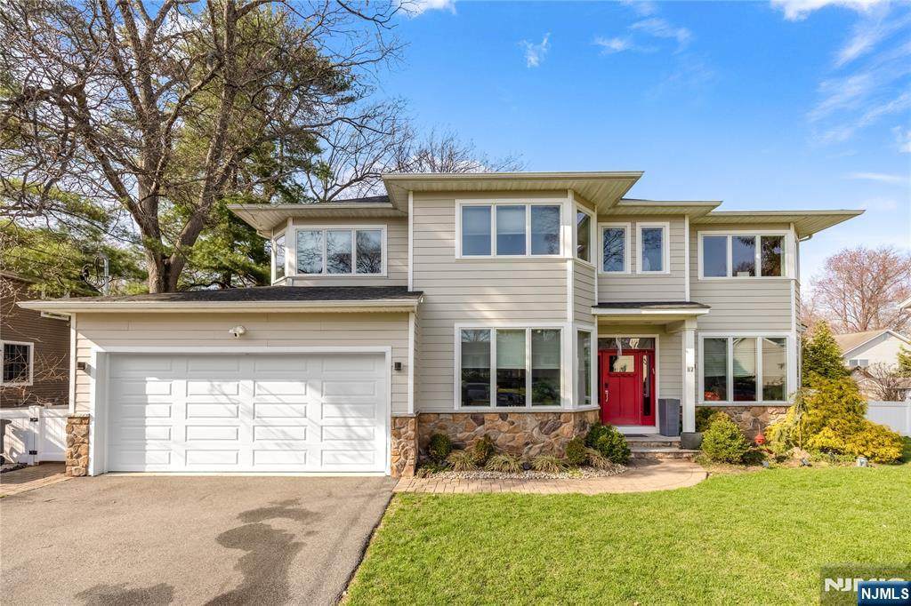 87 Monroe Avenue - Photo 1