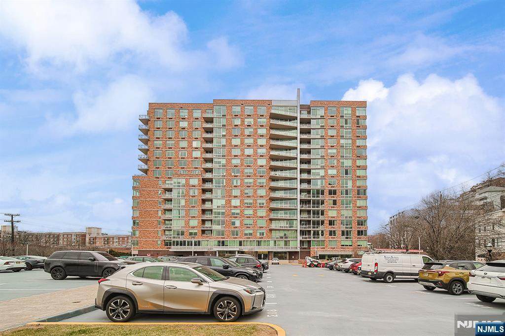 612 Hudson Park - Photo 1