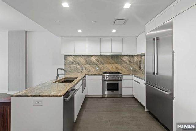 320 Adolphus - Photo 1