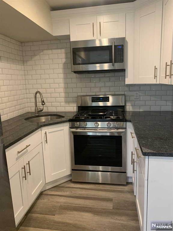 295 Park - Photo 1