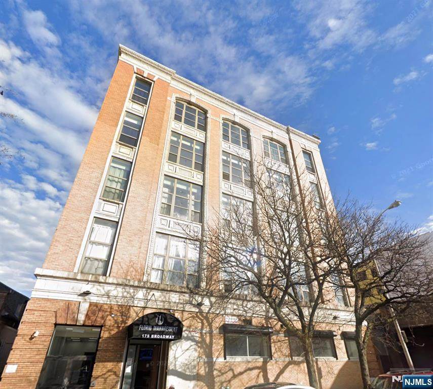 175 Broadway - Photo 1