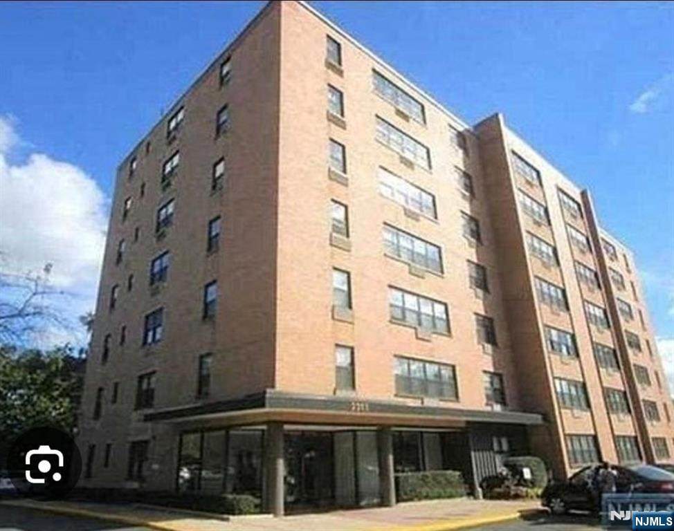 2352 Linwood Avenue - Photo 1