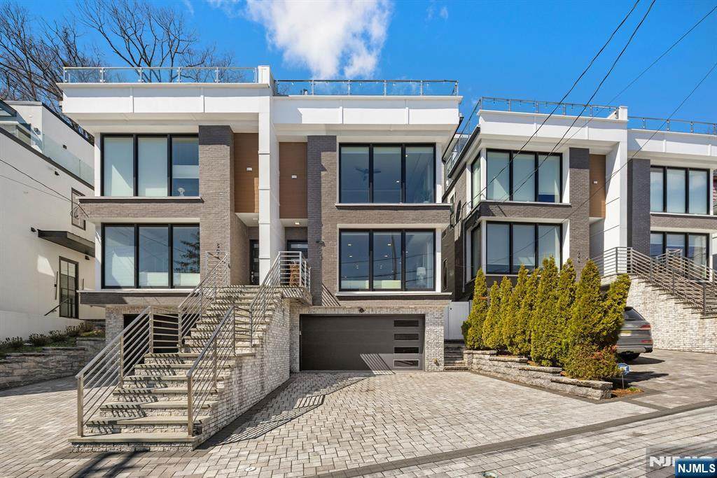 504 Undercliff Avenue - Photo 1