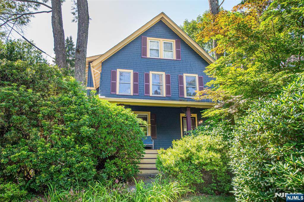 530 Up Mountain Avenue - Photo 1