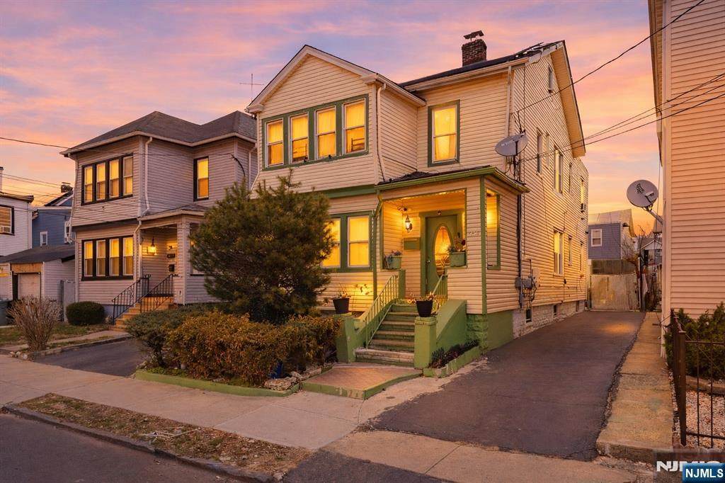 180 Berkshire Place - Photo 1