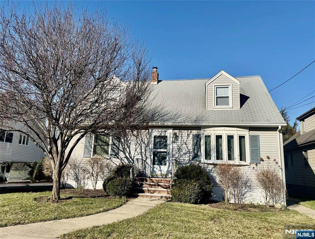 689 Linden Avenue - Photo 1