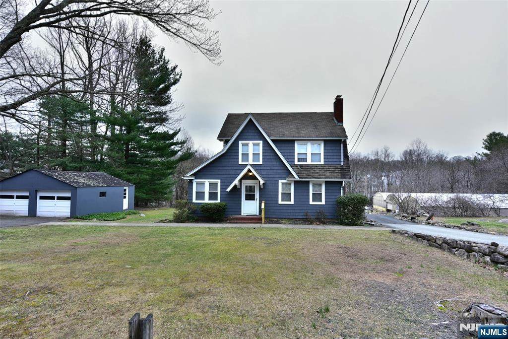 182 Airmont Avenue - Photo 1