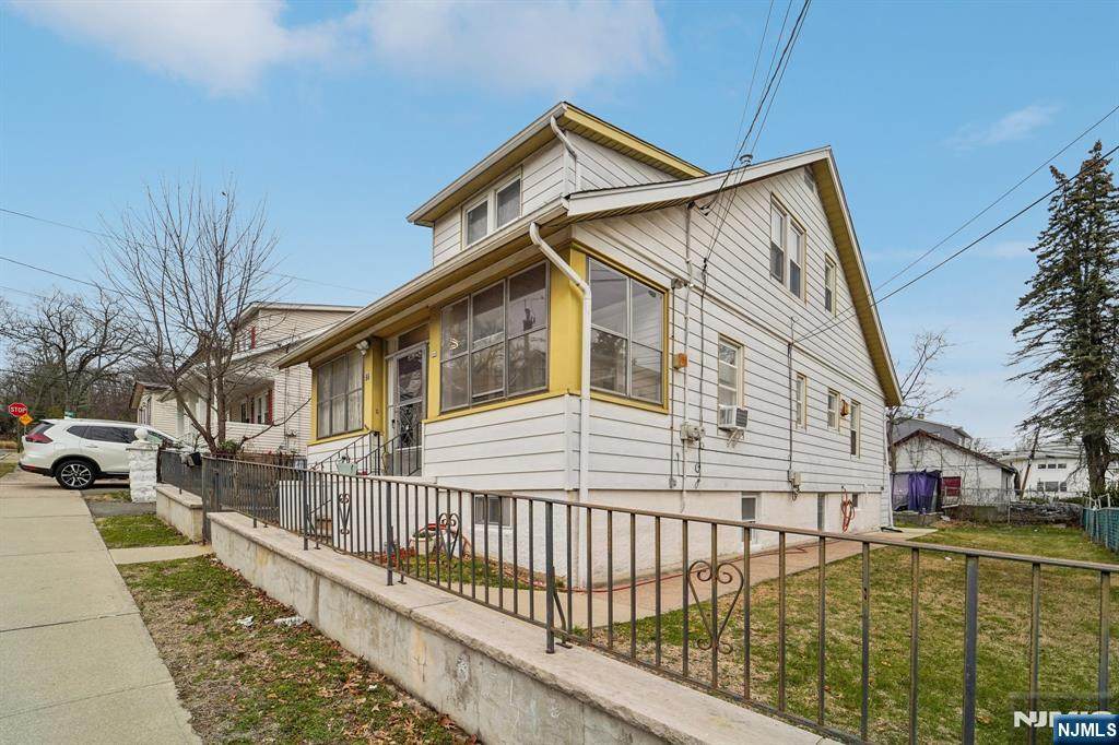 66 Buschmann Avenue - Photo 1