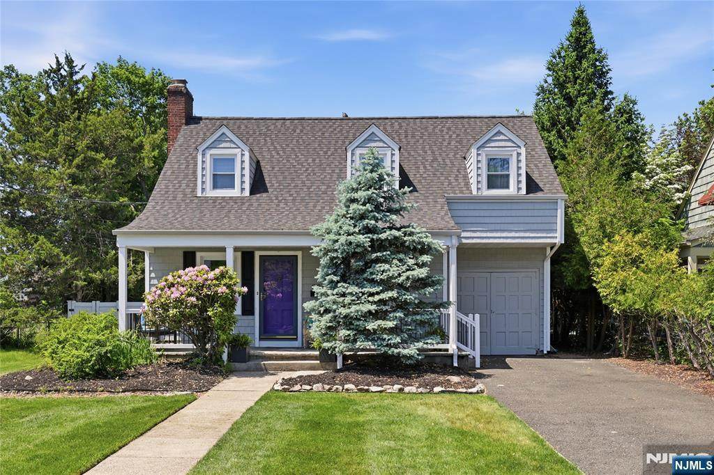 926 Lincoln Avenue - Photo 1