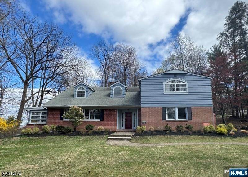 56 Grandview - Photo 1