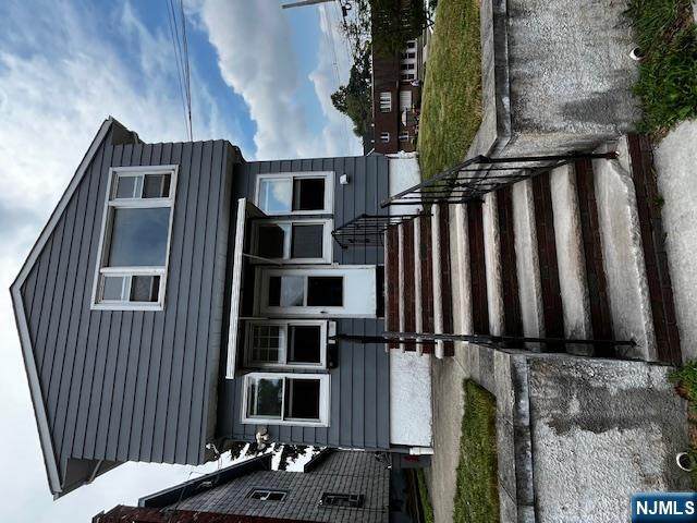 1 Laurel - Photo 1