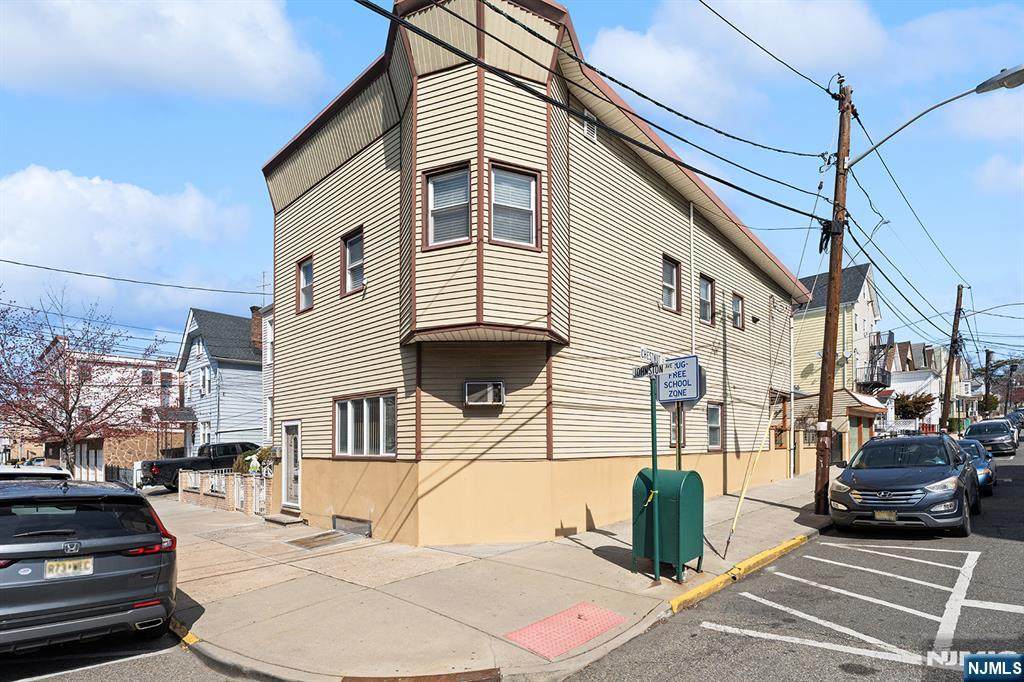 131 Johnston Avenue - Photo 1