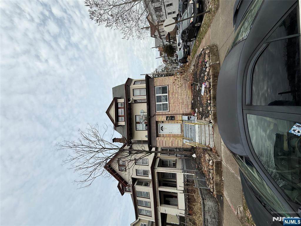 569 Broadway - Photo 1