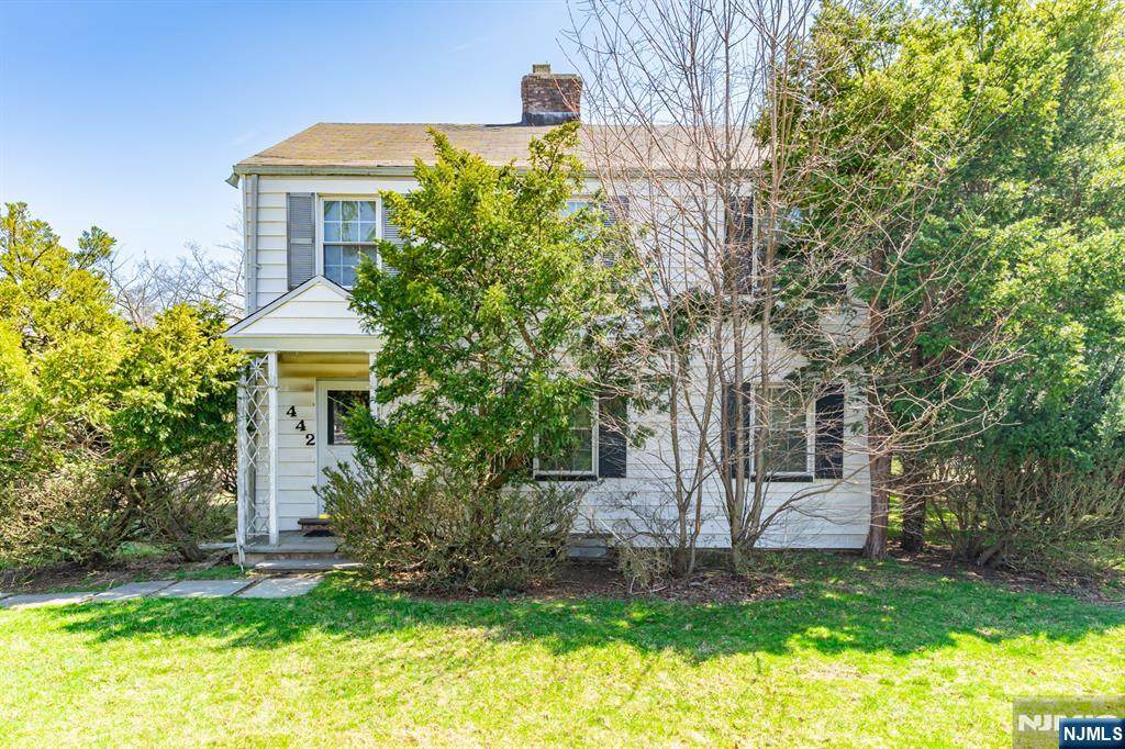 442 Seven Oaks Road - Photo 1